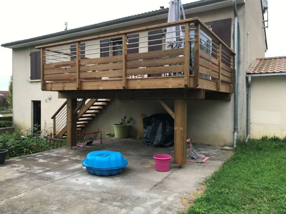 Création de terrasse bois en élévation à Cerville